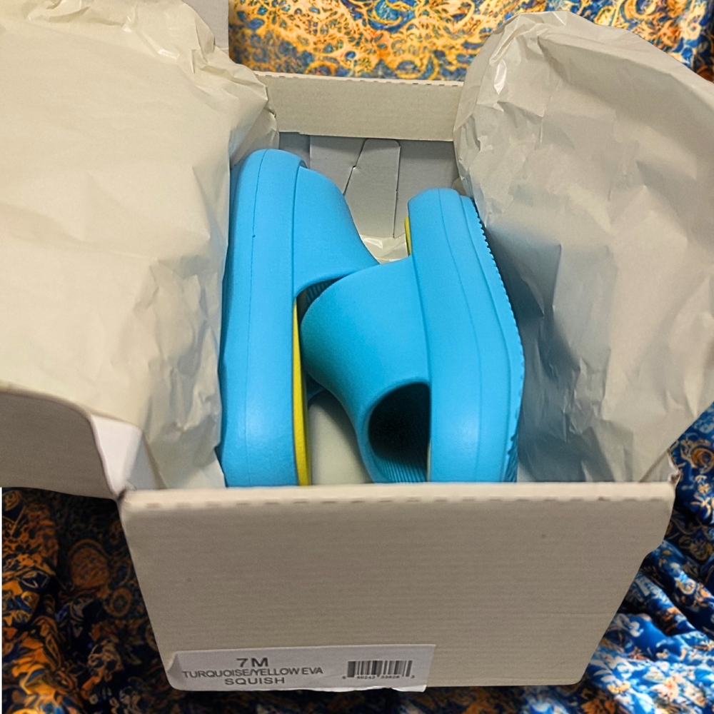 BEACH SLIDES BY J/SLIDES Turquoise and Yellow Women's Shoes Sz 7
